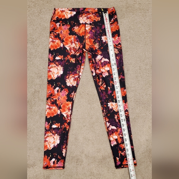 NWT Fabletics Floral Salar Legging Mid Rise Moisture Wicking Workout Size S - Picture 7 of 11